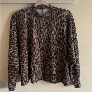 Zara leopard sweater-shirt style top!